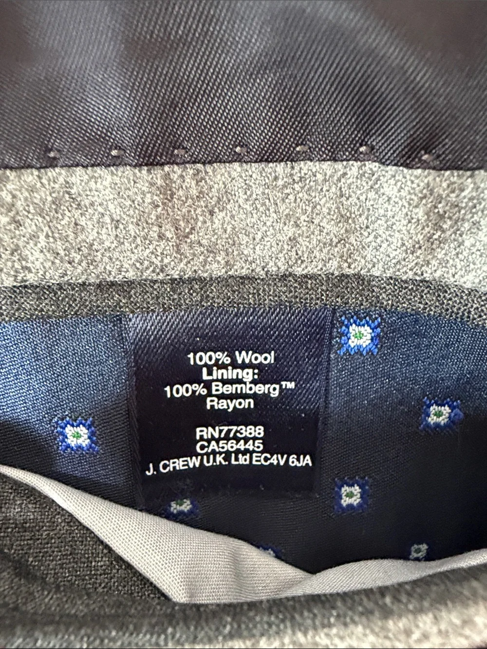 Men's Tailored Gray Two-Button Sport Coat